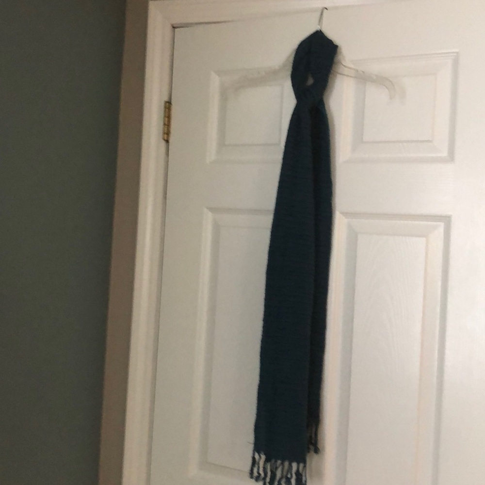 Scarves - Picture 3 of 4